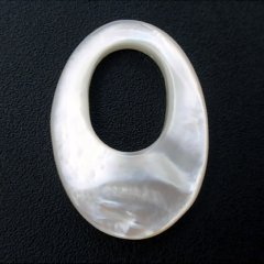 Forma oval em madreprola - 28 x 20 x 4.2 mm